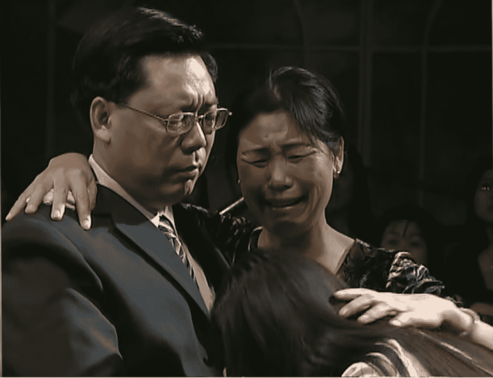 Công tử đất Cảng ăn chơi quá trớn, lúc bố từ mặt mới biết mình là con nuôi: Gặp chị ruột sau 43 năm