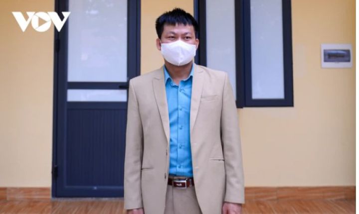 Người mẹ nuốt nước mắt dẫn con gái 13 tuổi đi cai nghiện ma túy