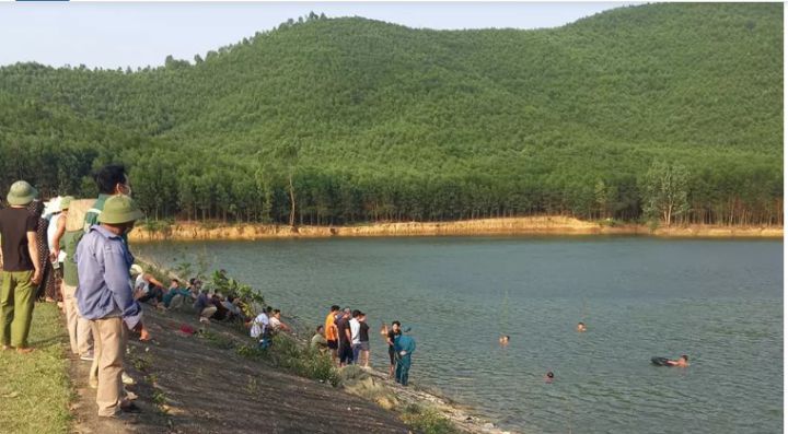 4 học sinh ở Nghệ An tắm hồ bị đuối nước tử vong