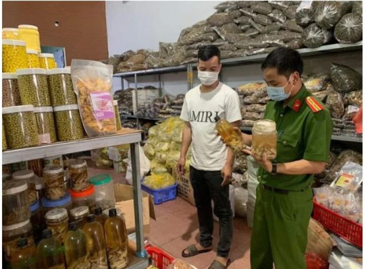 Phát hiện kho "thần dược" không rõ nguồn gốc