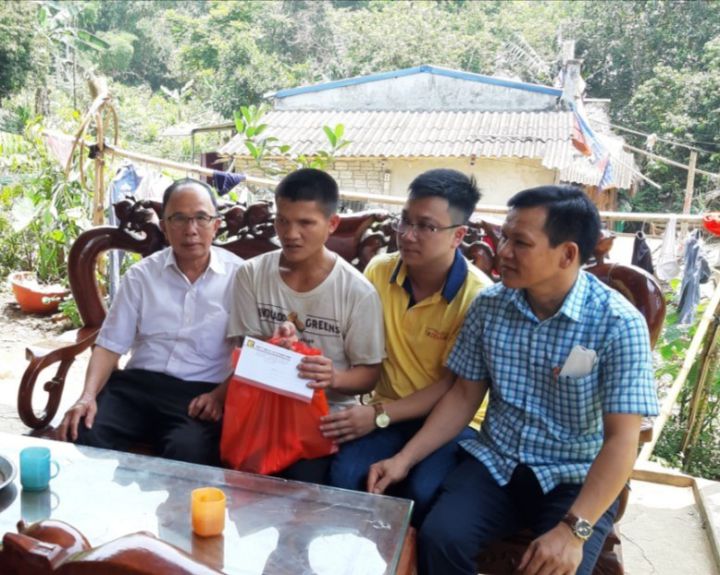 Thanh Hóa: tặng quà cho nạn nhân chất độc da cam dịp 30 tháng 4