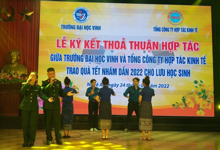 Đơn vị quân đội luôn dành tình cảm đặc biệt cho sinh viên Lào