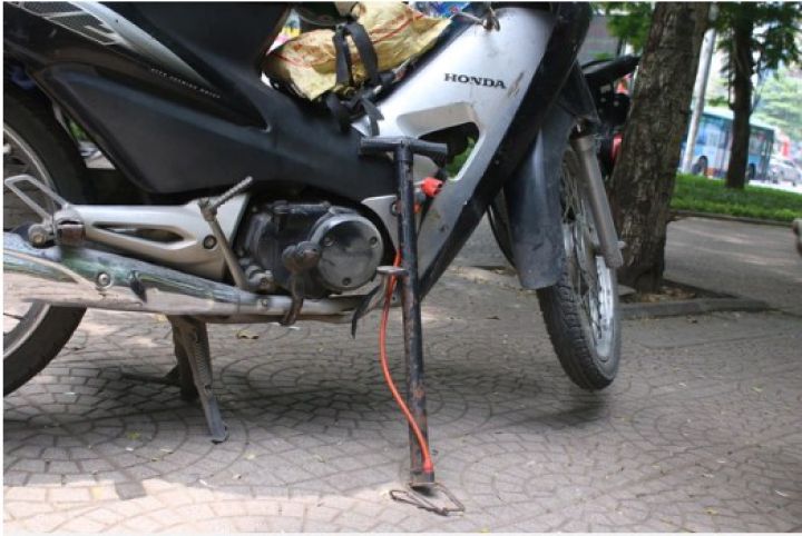 Gặp lại người cha 10 năm sống trong ống cống nuôi 2 con đỗ thủ khoa đại học ở Hà Nội: "Tôi không còn ở cống nữa rồi"