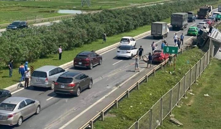 Toàn quốc xảy ra 104 vụ tai nạn giao thông làm thương vong 139 người