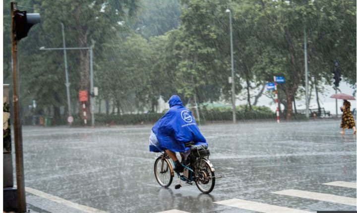 Đợt không khí lạnh hy hữu trong tháng 5 sắp ùa về: Miền Bắc mưa lớn nhiều ngày, liệu kỷ lục "lạnh trái mùa" có bị xô đổ?