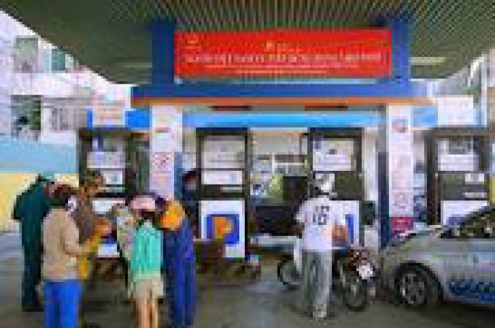 Giá xăng, dầu đồng loạt tăng mạnh từ chiều hôm nay