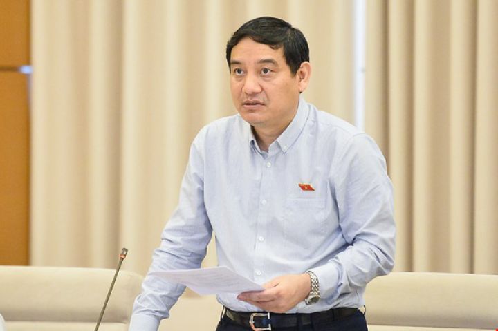 Lịch sử là môn học đặc thù, đặc biệt quan trọng nên theo hướng bắt buộc