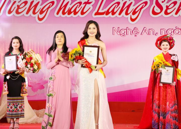 Nghệ An: Tưng bừng Lễ hội Làng Sen