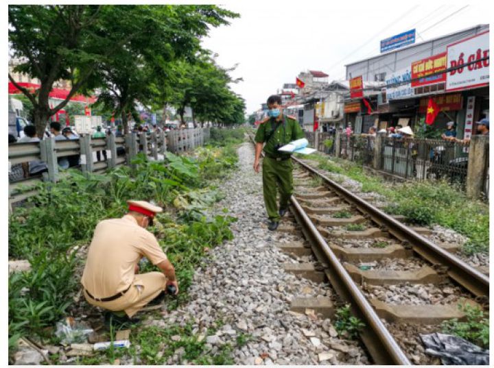 Hai nam sinh lớp 8 bị tàu hỏa tông thương vong