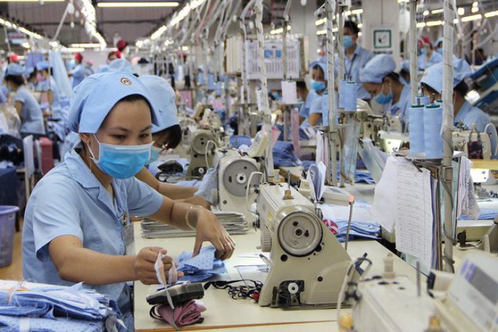 Đề xuất tăng lương tối thiểu vùng 6% từ ngày 1-7-2022