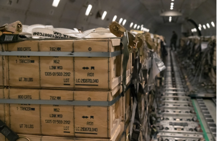 Bên trong trung tâm đầu não điều phối vận chuyển vũ khí đến Ukraine