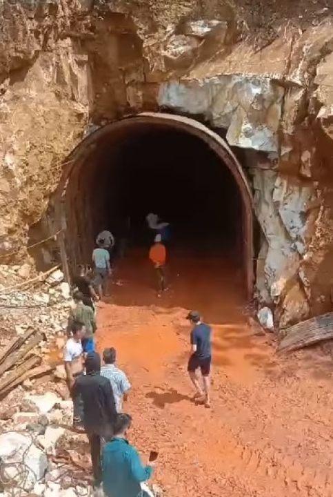 Nghệ An: Dân bức xúc do khai thác quặng đe dọa sinh kế