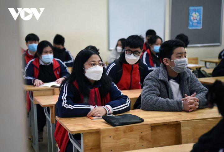 Học sinh lớp 9 Hà Nội "nín thở" chờ công bố môn thi thứ 4 vào lớp 10