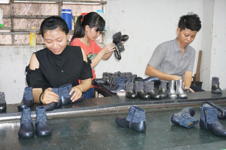 Ồ ạt rút BHXH một lần: Đừng 'gài' người lao động vào thế khó