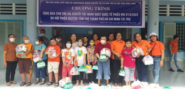 Tỉnh Vĩnh Long trợ giúp trẻ em là nạn nhân chất độc da cam và trẻ em khuyết tật