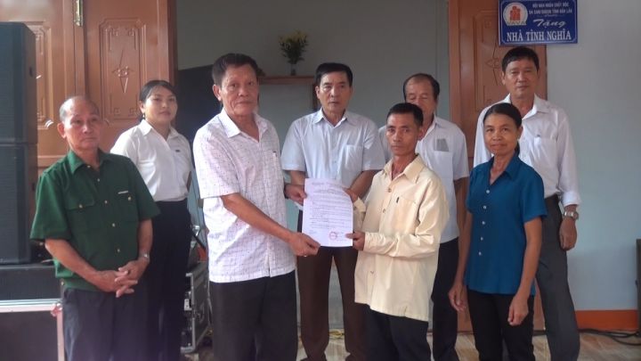 Huyện hội Ea Súp trao nhà tình nghĩa cho gia đình nạn nhân chất độc da cam