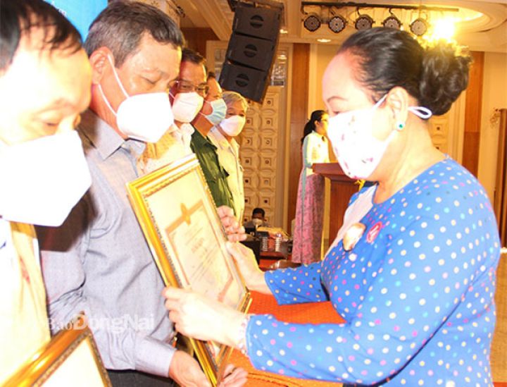 Tận tình trợ giúp nạn nhân chất độc da cam