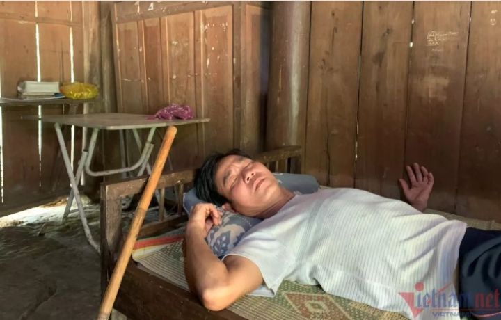 Mẹ ốm yếu, cha bệnh liệt giường, 5 đứa trẻ phải ăn hạt mít luộc thay cơm