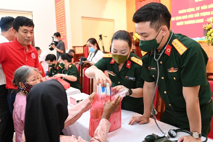 Quảng ninh: Khám bệnh, cấp thuốc miễn phí cho đối tượng chính sách, nạn nhân chất độc da cam