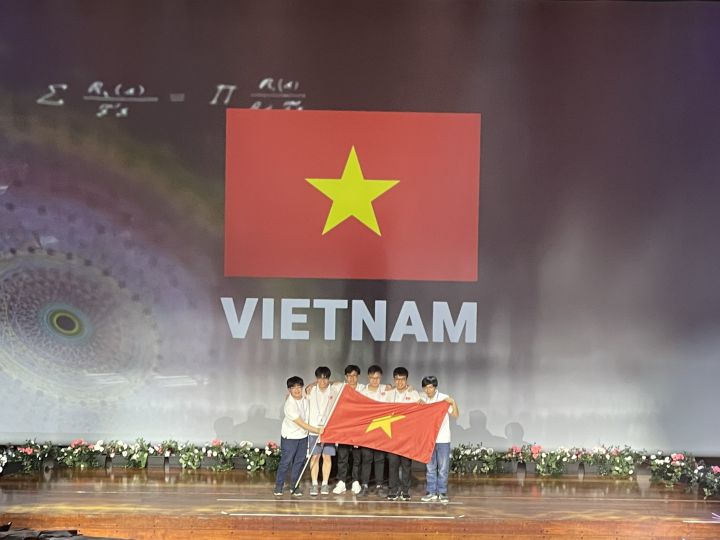 Học sinh Việt Nam đạt điểm tối đa 42/42 điểm tại Olympic Toán học quốc tế 2022