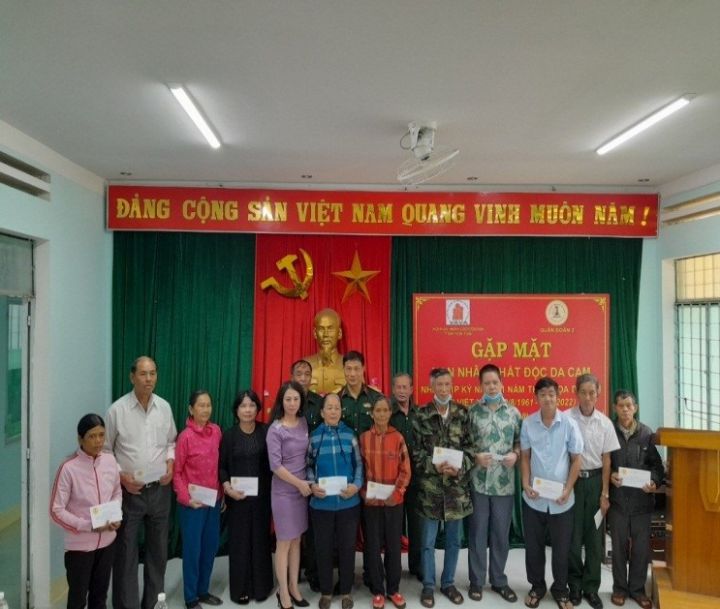 Gặp mặt nạn nhân chất độc da cam tại Kon Tum