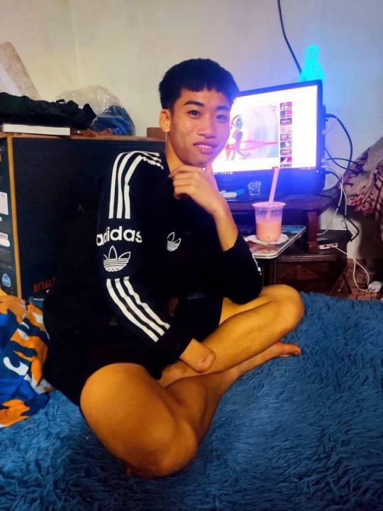 Chàng trai mất 1 bàn tay lên mạng tìm việc: 'Còn sức khỏe, em còn muốn lao động cho đời'