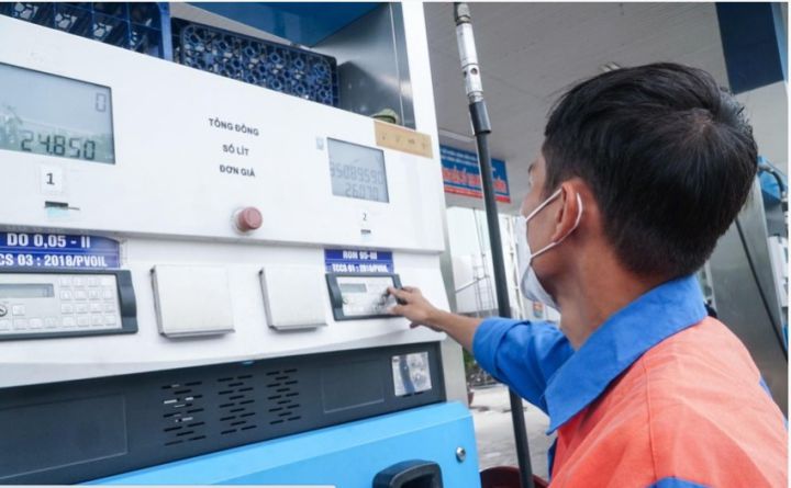 Lý do giá xăng giảm sốc về 25.000 đồng/lít
