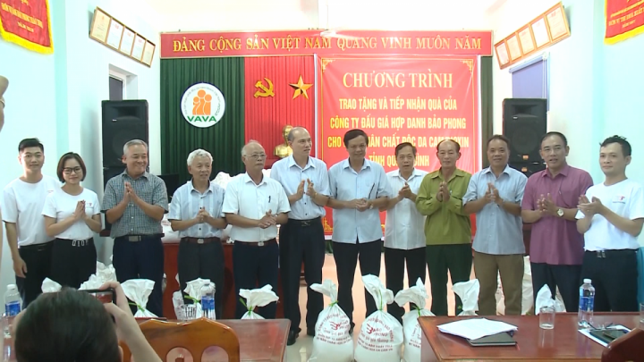 Hội tỉnh Quảng Bình: Tiếp nhận và trao tặng quà cho nạn nhân chất độc da cam/dioxin