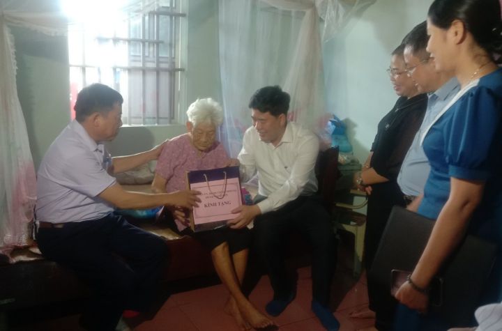 Nghệ An: Huyện Anh Sơn tri ân gia đình chính sách là việc làm quanh năm