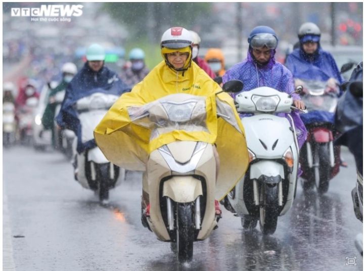 Vùng áp thấp xuất hiện trên biển, Bắc Bộ tiếp tục mưa rào và dông