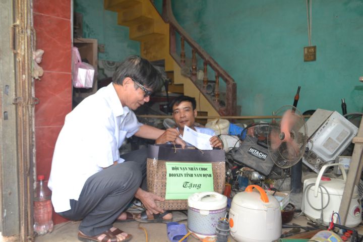 Vẫn vươn lên mạnh mẽ từ đôi chân khuyết tật