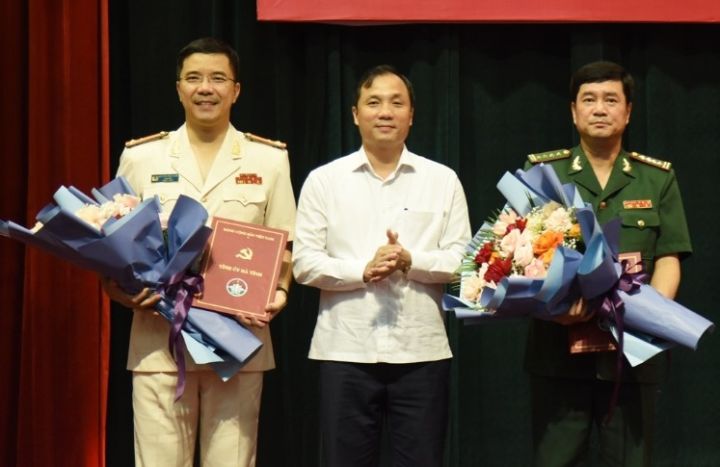 Hà Tĩnh công bố các quyết định của Ban Bí thư về công tác cán bộ