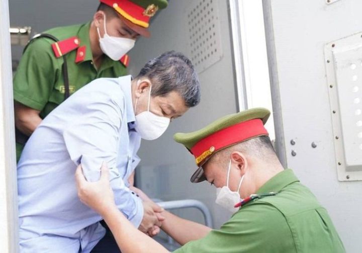 Cựu chủ tịch Bình Dương xin mức án nhẹ nhất để có cơ hội về với gia đình, xã hội