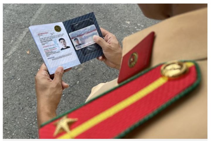 CSGT nói về giấy phép lái xe quốc tế 