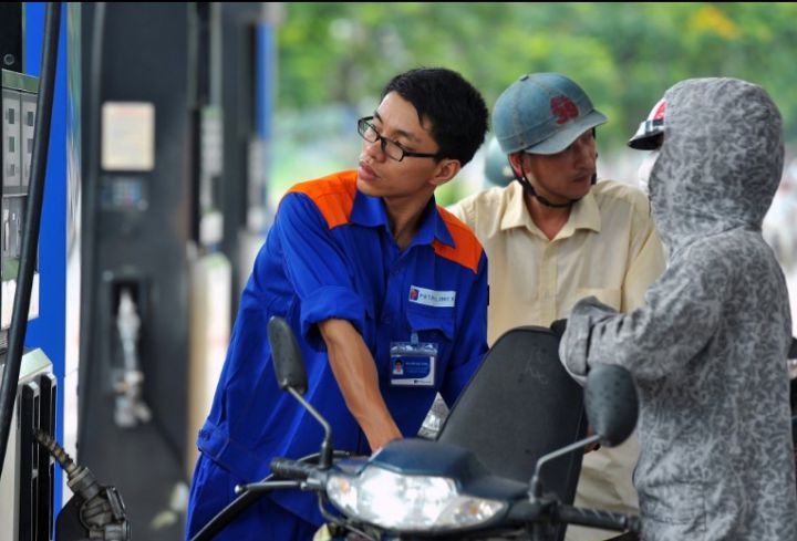 Giá xăng sắp tăng mạnh, kiến nghị điều chỉnh ngay từ 1/9