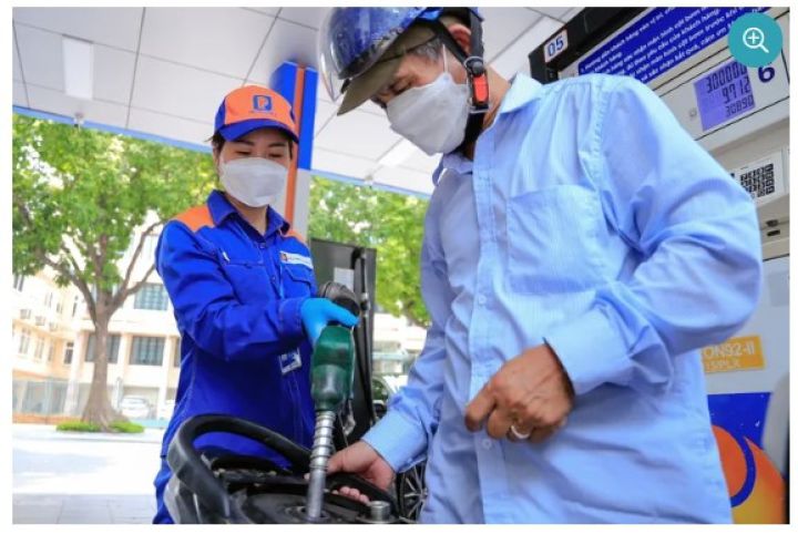 Giá xăng sẽ giảm mạnh, giá dầu tăng đột biến?