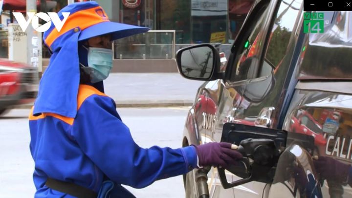 Giá xăng giảm tiếp 430 đồng/lít, giá dầu tăng mạnh từ 15h hôm nay
