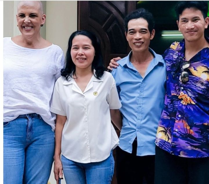 Cuộc hồi hương sau 16 năm của cậu bé gốc Việt có khối u che nửa mặt được mẹ Mỹ nhận nuôi