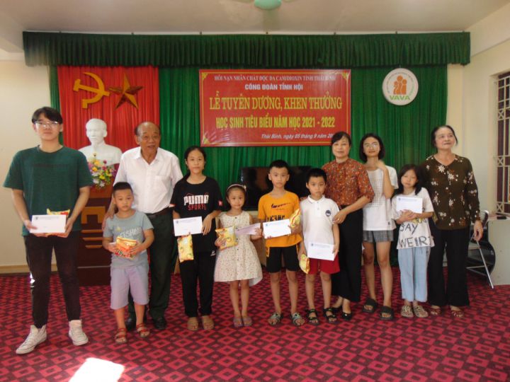 Thái Bình: Tổ chức khen thưởng và vui Tết Trung thu cho học sinh là con, cháu NNCĐDC