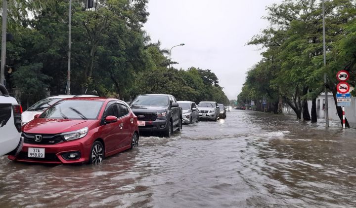 Nghệ An: Mưa lớn gây nhiều hệ lụy trong đời sống sinh hoạt của người dân