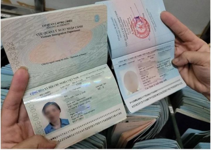 Hộ chiếu phổ thông mẫu mới được in bị chú từ 15/9