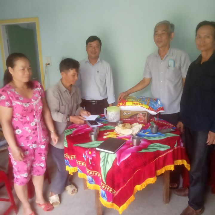 Hội huyện Tiên Phước trao công trình sinh kế cho gia đình NNCĐDC