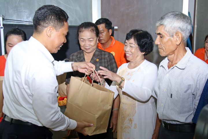 Cần Thơ: Nhiều nạn nhân chất độc da cam có đóng góp tích cực cho xã hội