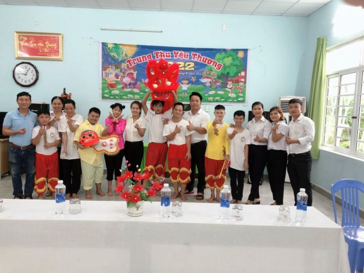 Thành hội Đà Nẵng tặng quà Trung thu 2022 cho nạn nhân chất độc da cam