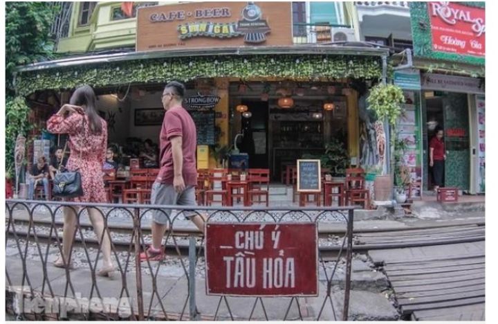 Thu hồi giấy phép kinh doanh cà phê đường tàu trong vòng 3 ngày