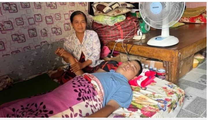 Nghị lực của người mẹ có con trai bị liệt vì tai nạn: 