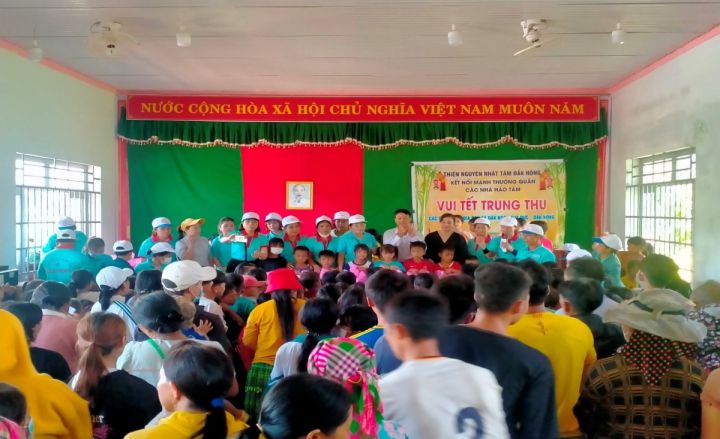 Đắk Nông tặng quà  và tổ chức vui Tết Trung thu