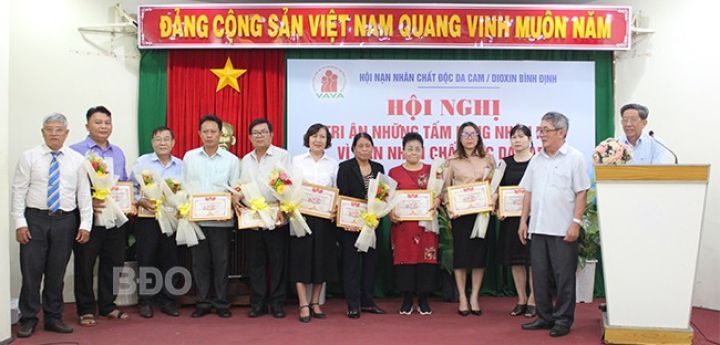 Chung tay chăm lo nạn nhân da cam