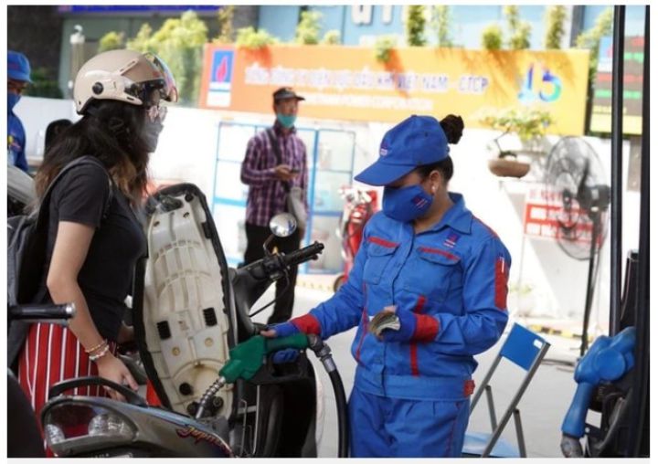 Dự báo giá xăng dầu giảm mạnh, RON 95 chỉ hơn 22.000 đồng/lít