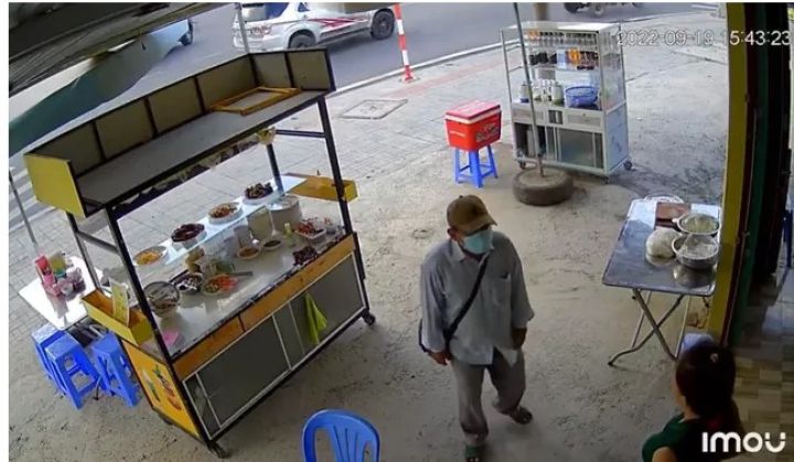 Xin mua suất cơm 10.000 đồng, người đàn ông xúc động khi nhận câu trả lời từ chủ quán